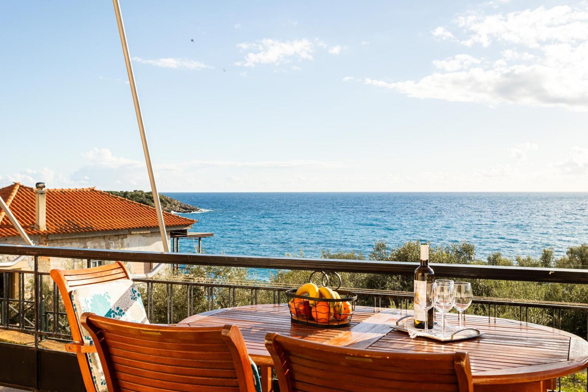 Sunset Serenity - Kardamili Seaside Getaway Bagian luar foto